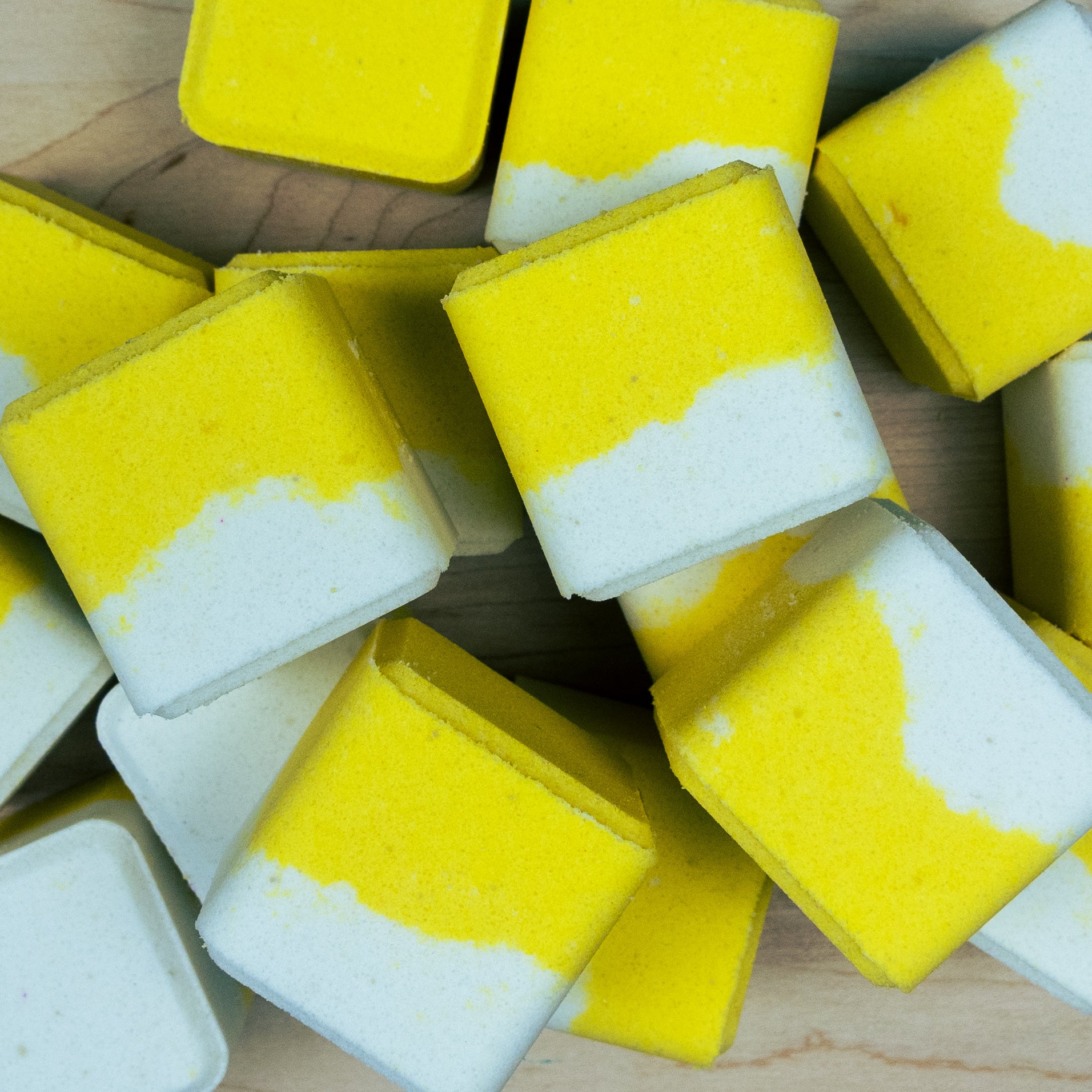 Banana Coconut Jojoba and Shea Bath Bomb Product Image 2