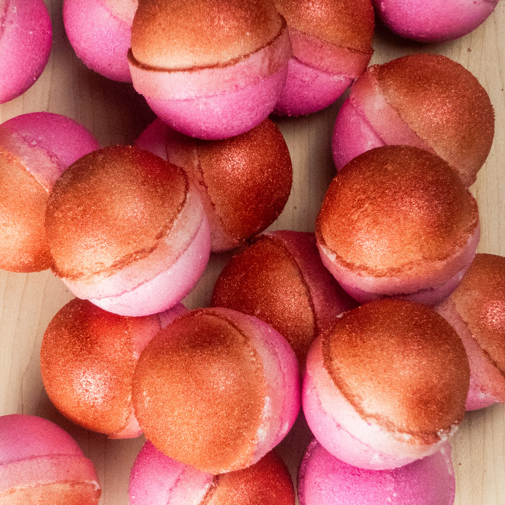 Merry Berry Jojoba and Shea Bath Bomb Product Photo 1