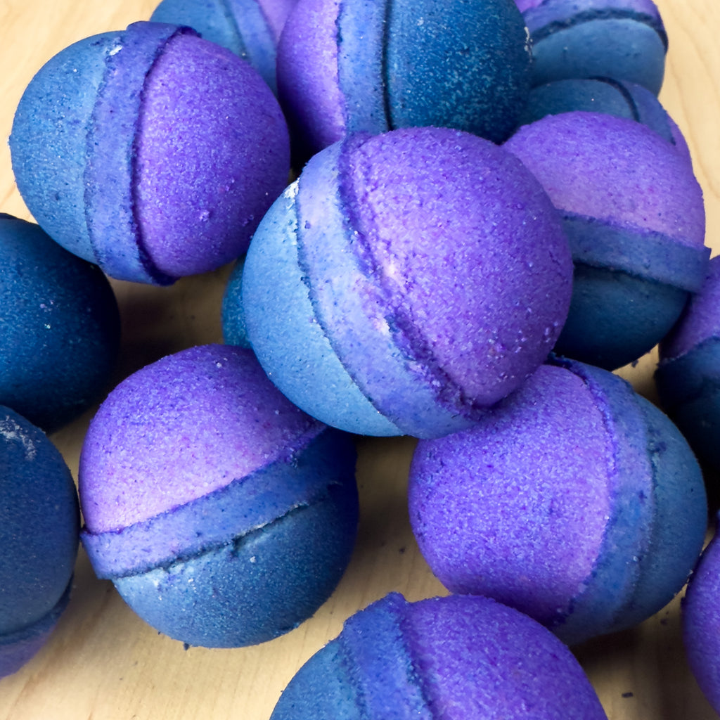 Sugarplum Jojoba and Shea Bath Bomb Product Photo 3